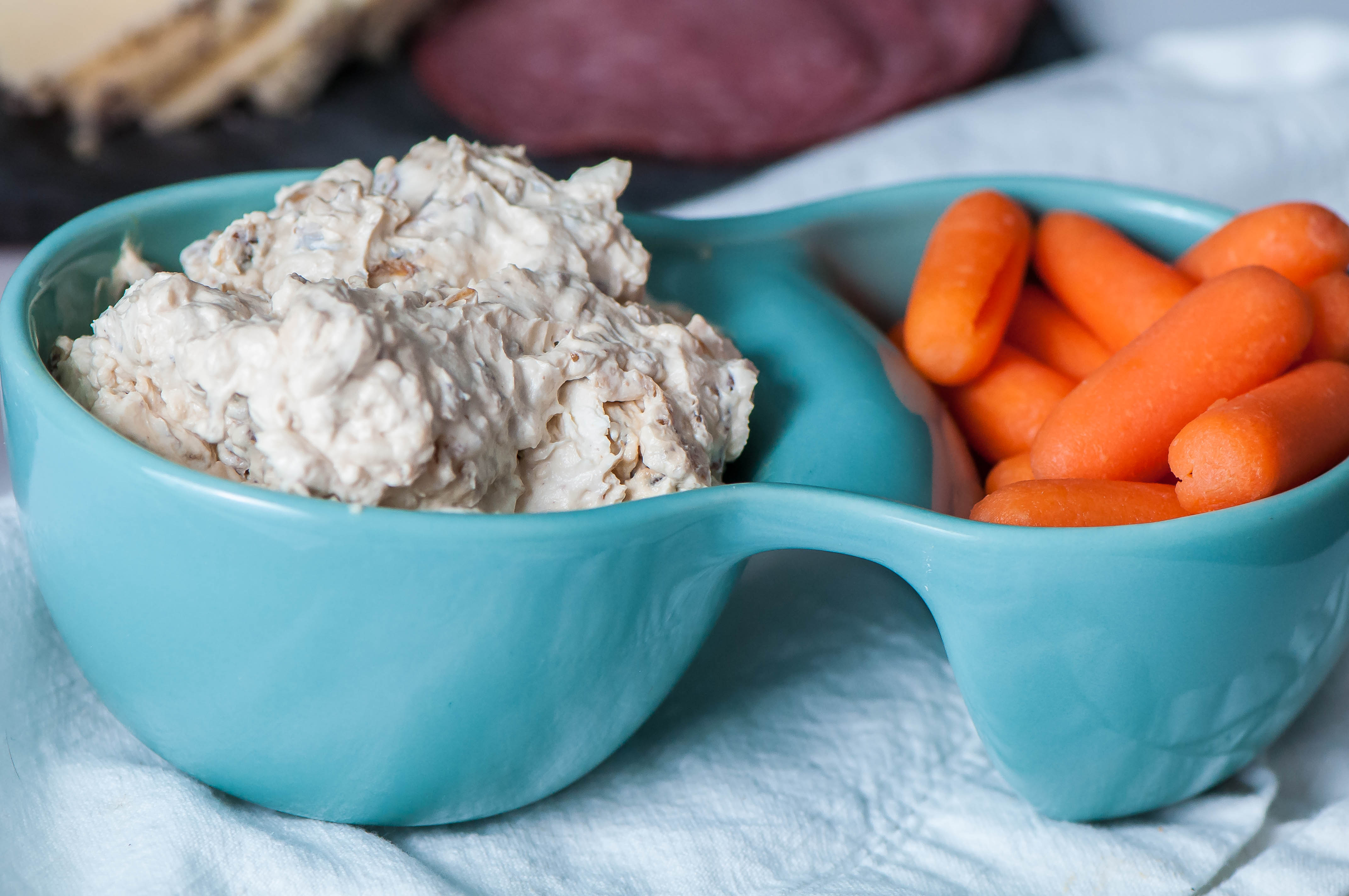 Caramelized Onion Dip with Bacon is sure to become a family favorite in an instant. Creamy dip, sweet onions and smoky bacon.