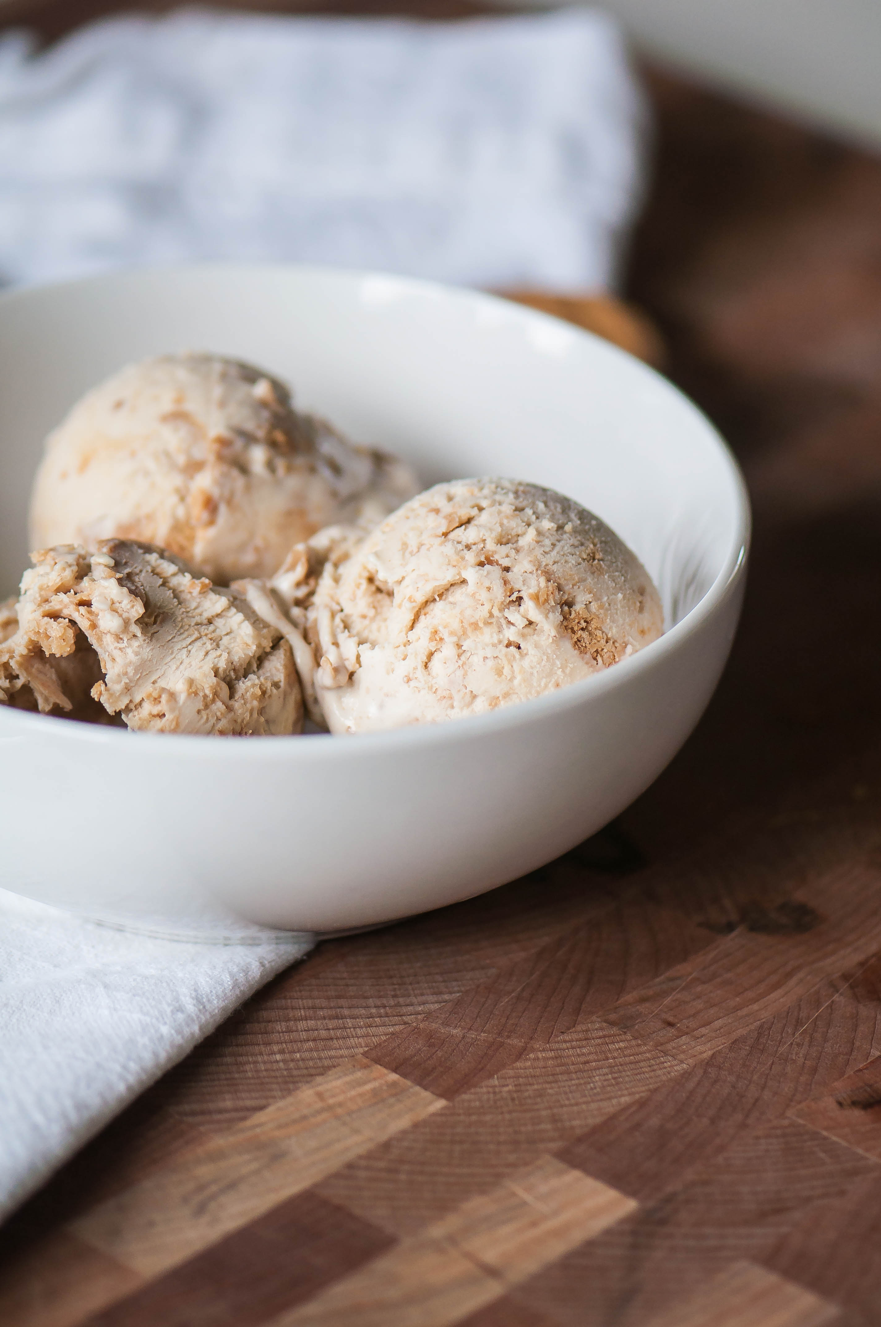 Peanut Butter Cookies and Cream Ice Cream