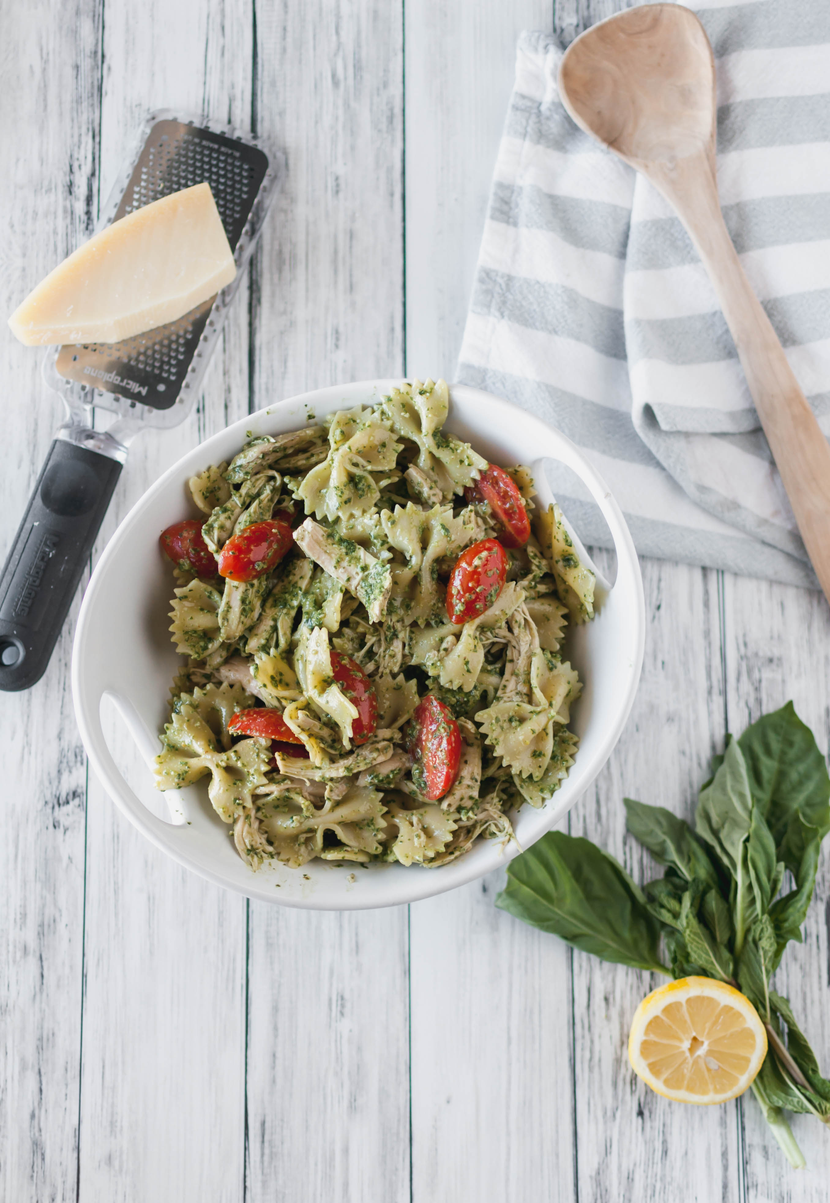 Lemony Mint Pesto Pasta Salad