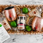 Combine two holiday favorites, drinks and gift giving, with this fun DIY Moscow Mule Kit. A cute recipe card printable is available for free download too.